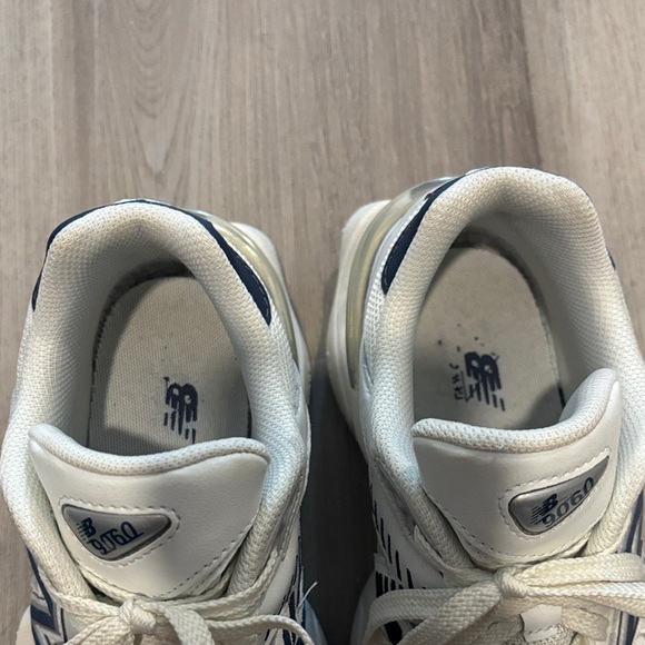 New Balance White and Navy Sneakers - Picture 3 of 4